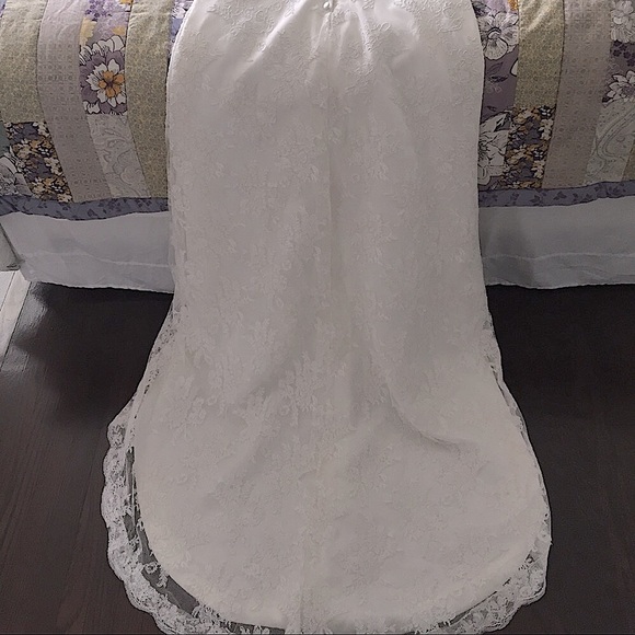 Wedding Dress - Picture 14 of 15